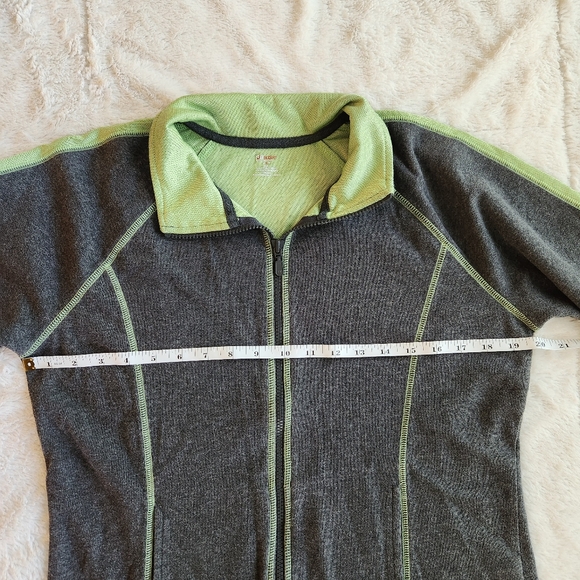Sporty Comfy Gray & Green Ladies Jacket St. John's Bay Medium - Picture 2 of 8